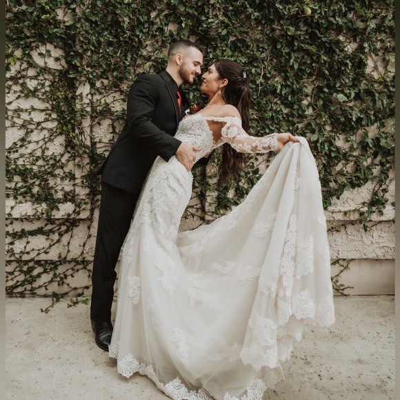 Wedding dress - Picture 6 of 8